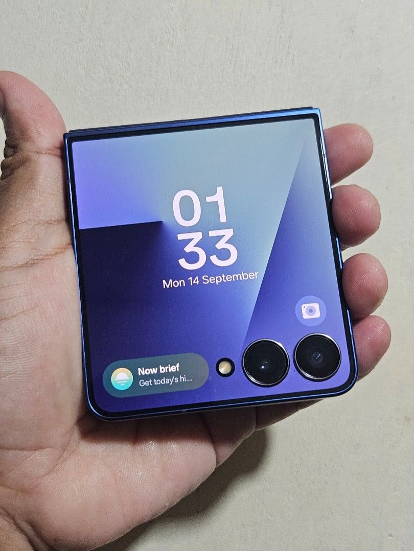 SAMSUNG FLIP 7 NTC 23K NTC (Category: Samsung) located in Manila. Submitted by thegreatfones (Listing ID 1457663601, Image 3). Description: SAMSUNG Z FLIP7 256GB NTC NTC APPROVED 1 VERY SMALL GREEN PIXEL MAKINIS 97% LIKE NEW 2% MILD SCRACTH LIKOD ALL WORKING OK MAIN CAM SUPEERB LINAW OK 8K VIDEO FLEX MODE OK PERFORMANCE FLAGSHIP OK SA GAMES EXYNOS 2500 OK CALL AND TEXT OK TOUCH AND FINGERPRINT UNIT BOX MANUALS CABLE FREE CASE.