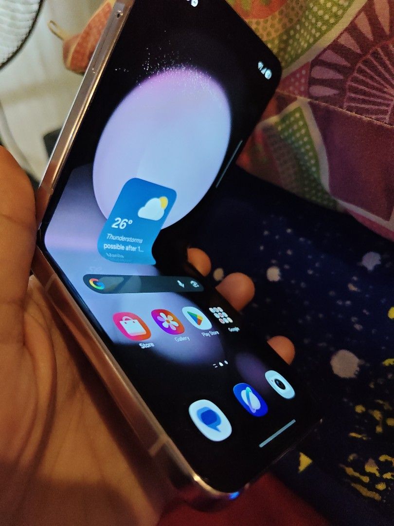 Samsung Galaxy flip 5 5g (Category: Samsung) located in Manila. Submitted by allanabe (Listing ID 1466158232, Image 2). Description: 11990 sagad pickup Samsung flip 5 Rare mataas gb, not 128/256po 512gb rom download to sawa Snapdragon 8 gen 2 Foldable Dynamic AMOLED 2X, 120Hz, HDR10+, 1750 nits (peak) 8gbram Cover display: Super AMOLED, 60Hz, 3.4 inches, 720 x 748 pixels (Gorilla Glass Victus 2), 306 ppi All goods Ntc openline! Presentable makini