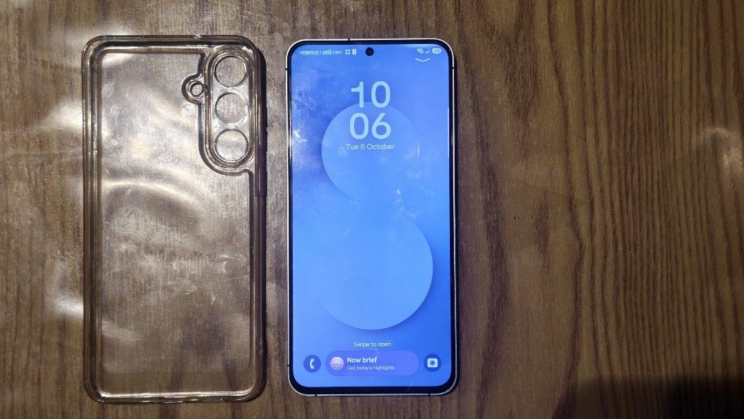 Samsung S25 FE 8/256 (Category: Samsung) located in Binan City. Submitted by lovestartswdl (Listing ID 1466298284, Image 1). Description: Samsung S25 FE 8/256 - 99.9% Smooth! Pwede sa maselan - No issues. Ready for the next owner - Very good battery life Includes case only, temepered glass installed Biñan, Laguna.