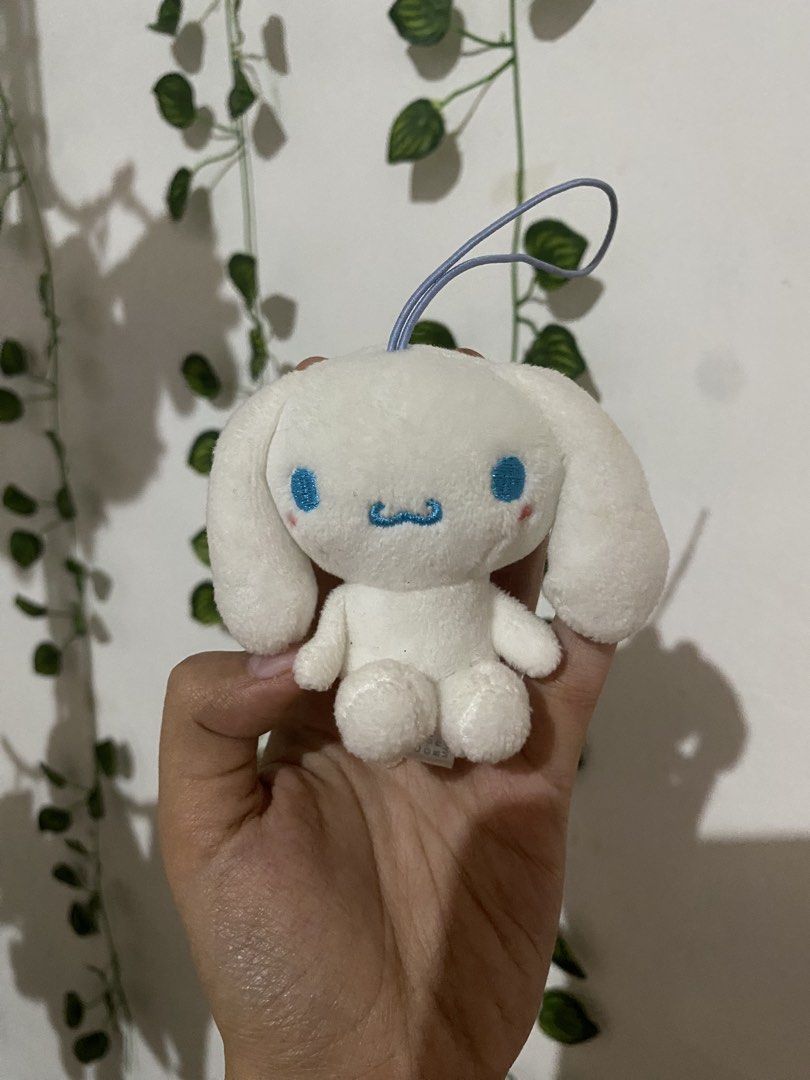 Sanrio Cinamoroll Charm (Category: Plushies & Soft Toys) located in Guagua. Submitted by toy_corner (Listing ID 1466234500, Image 2). Description: Like new NO ISSUE Pampanga loc J&t courier Can do bundle price Mop: Gcash.