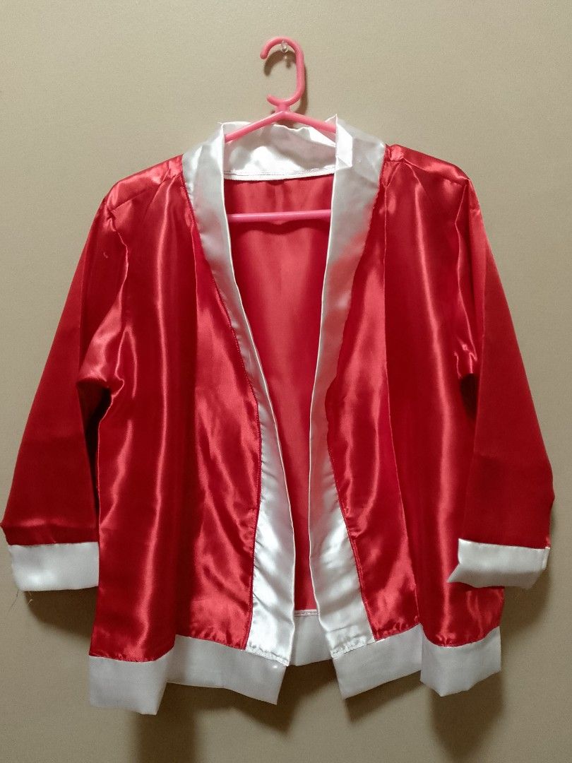 Santa Claus Costume (Category: Babies & Kids Fashion) located in Makati City. Submitted by eshiarhose (Listing ID 1466223991, Image 2). Description: size : Large * Isang beses lang nagamit nung nag Christmas party sa school..