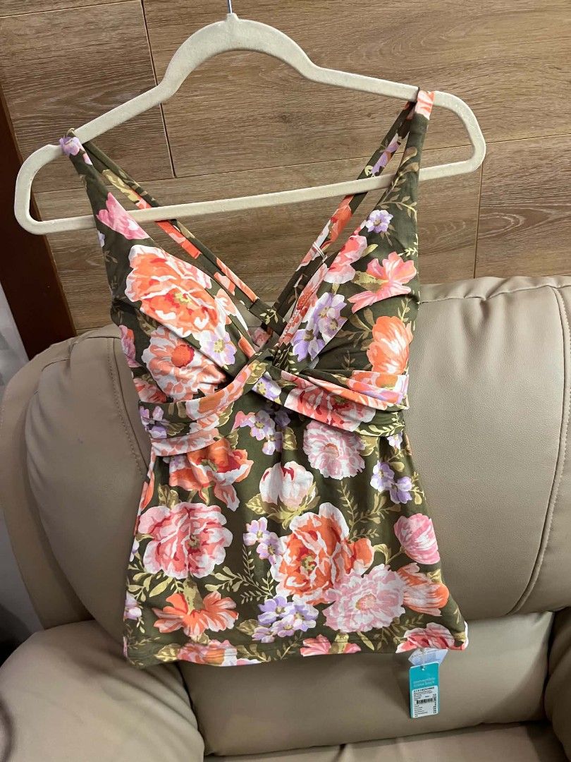 Seafolly floral tankini (Category: Bikinis & Swimsuits) located in Lucena. Submitted by fiercemoon-a25a79 (Listing ID 1466262259, Image 3). Description: .