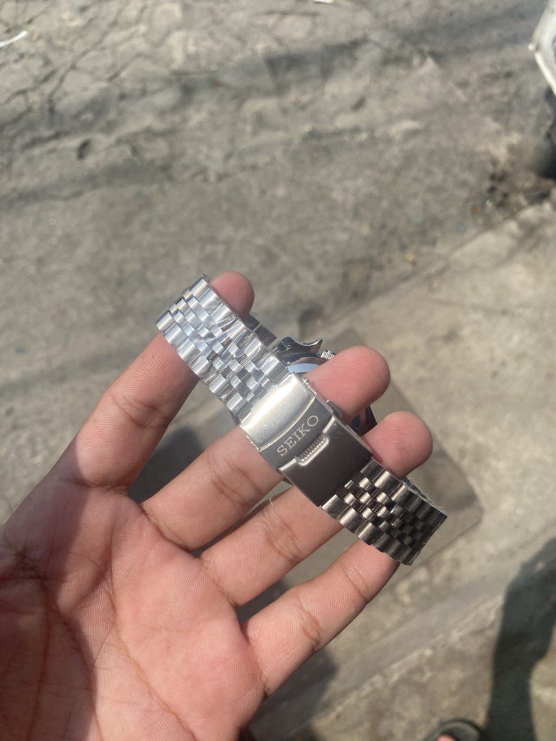 SEIKO 5 (Category: Men's Watches) located in Manila. Submitted by thrifttodays. (Listing ID 1466202860, Image 3). Description: SEIKO 5 SPORTS ORANGE DIAL AS NEW AUTOMATIC ROTATING BEZEL AUTOMATIC HEAVY .