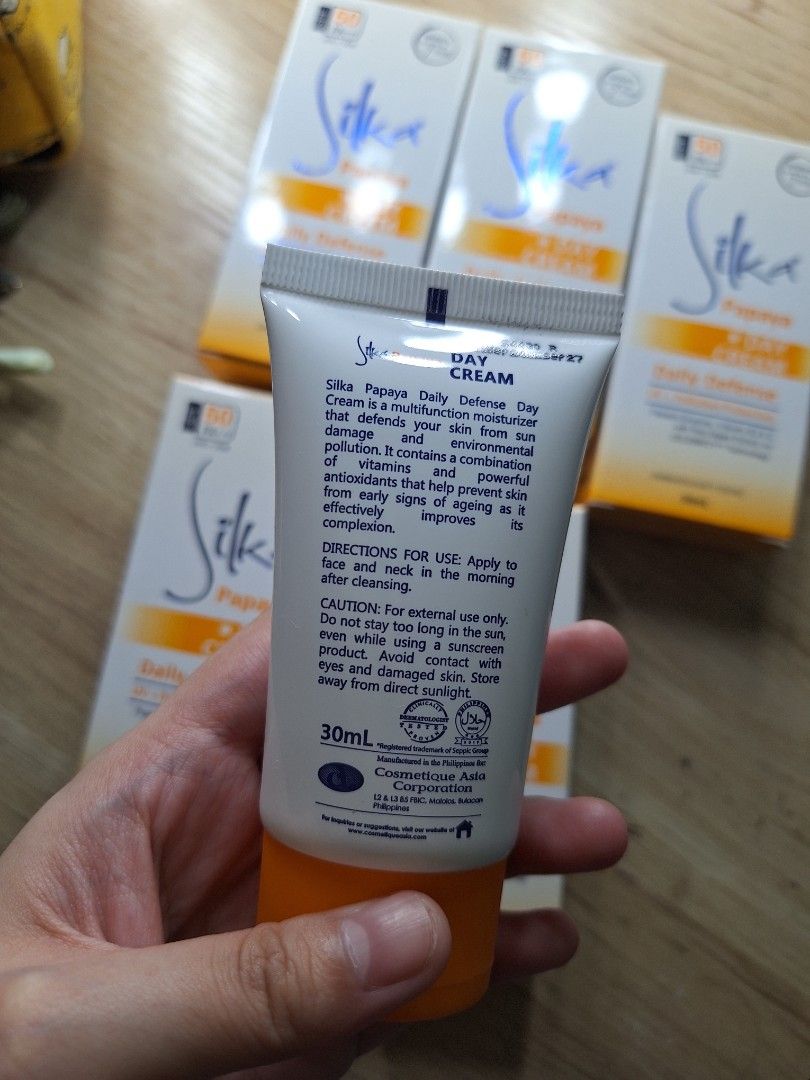 [SET] Silka papaya day cream (5pcs) (Category: Face Care) located in Manila. Submitted by cassandruhh (Listing ID 1466202780, Image 3). Description: Take all 5pcs - all are brand new - silka papaya day cream daily defense - 30ml - rfs: extras mop: gcash shipping: lalamove, gogoxpress, jnt.