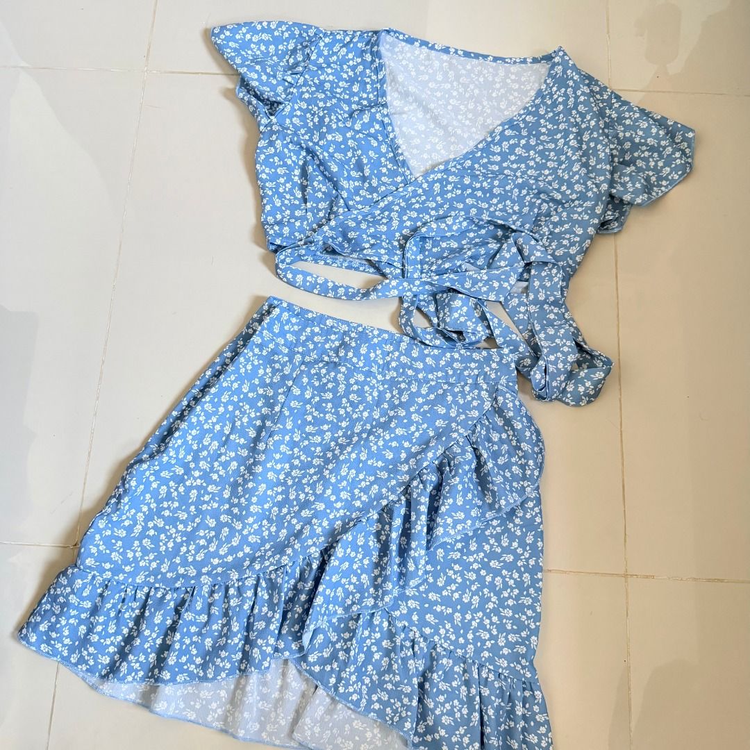 SHEIN Blue Floral Coordinates (Category: Sleeveless) located in Baliuag. Submitted by dubu.preloved (Listing ID 1466287422, Image 1). Description: SHEIN Blue Floral Coordinates - Perfect for Beaches! - Used Twice Only ✨ Condition: 8/10 📏 Size: XS-S 🚚 Shipping available via JNT/Flash 📍 Meet-up: Baliuag, Bulacan.