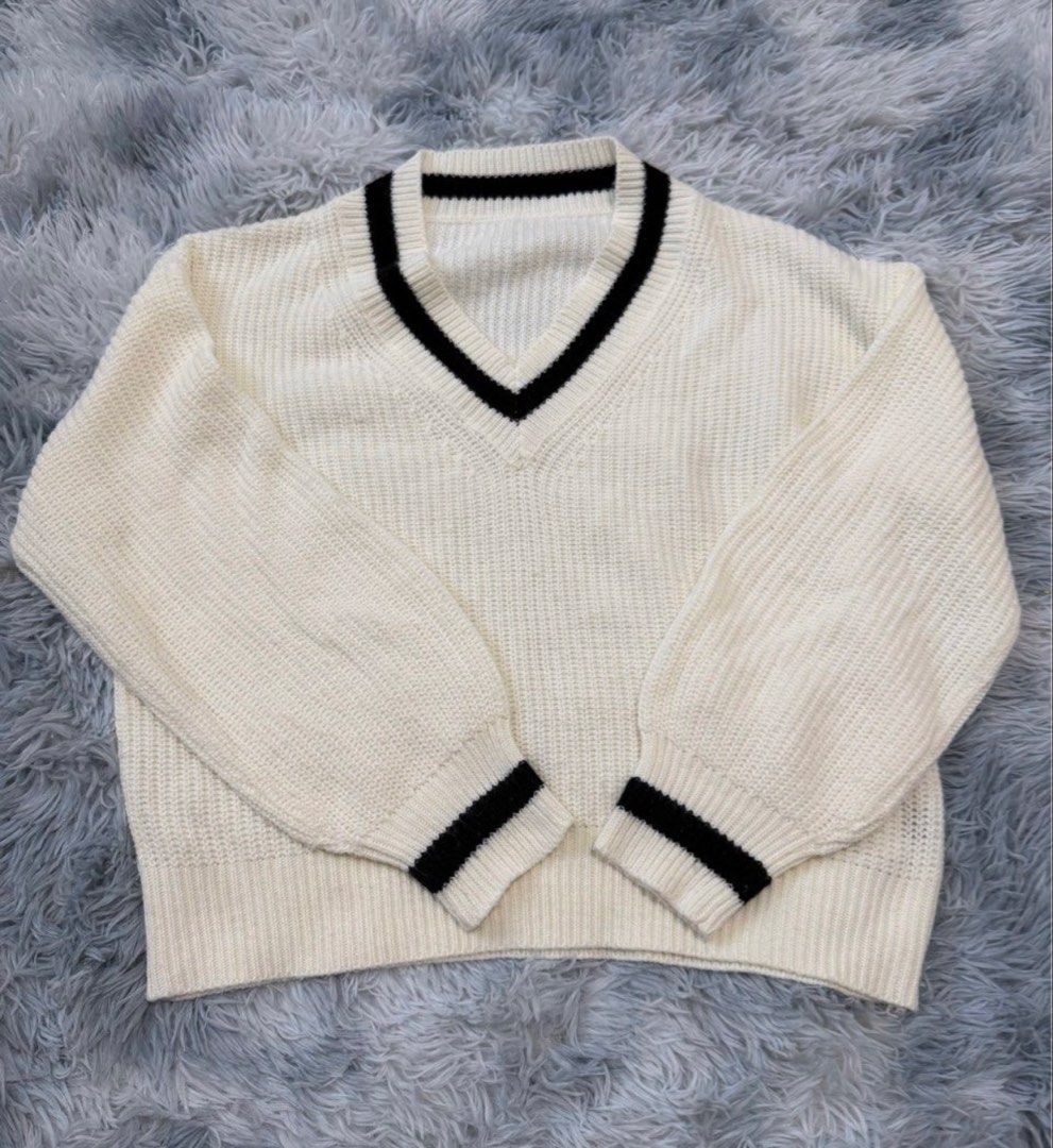 Shein Drop Shoulder Cricket Sweater (Category: Coats, Jackets and Outerwear) located in Legazpi City. Submitted by chindecluttrs (Listing ID 1466199030, Image 1). Description: .