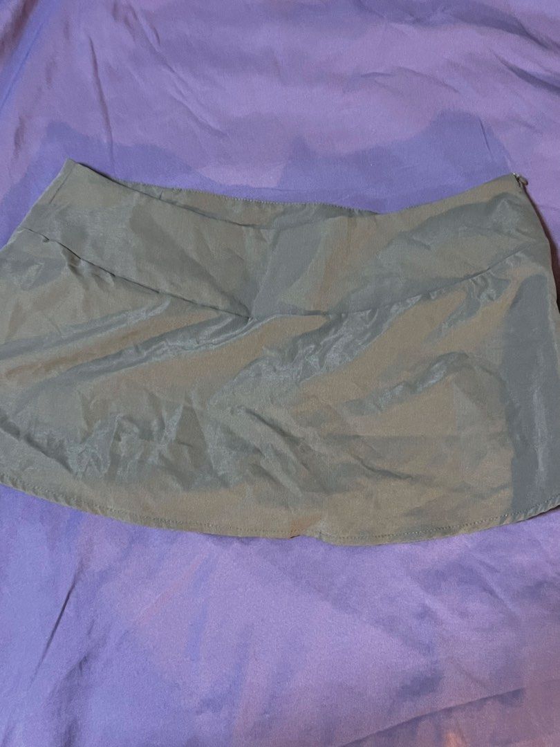 shein grey mini skirt (w/ cyclings) (Category: Skirts) located in Quezon City. Submitted by alexxis_ (Listing ID 1466240427, Image 2). Description: • pm for more details ! • sf shouldered by buyer :) • loc: QC.