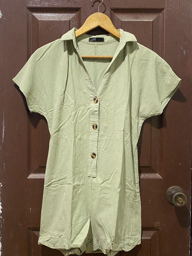 Shein Romper (Category: Rompers) located in Calamba. Submitted by soleilcollections.ph (Listing ID 1466237339, Image 1). Description: Small-medium 26-27 waist .