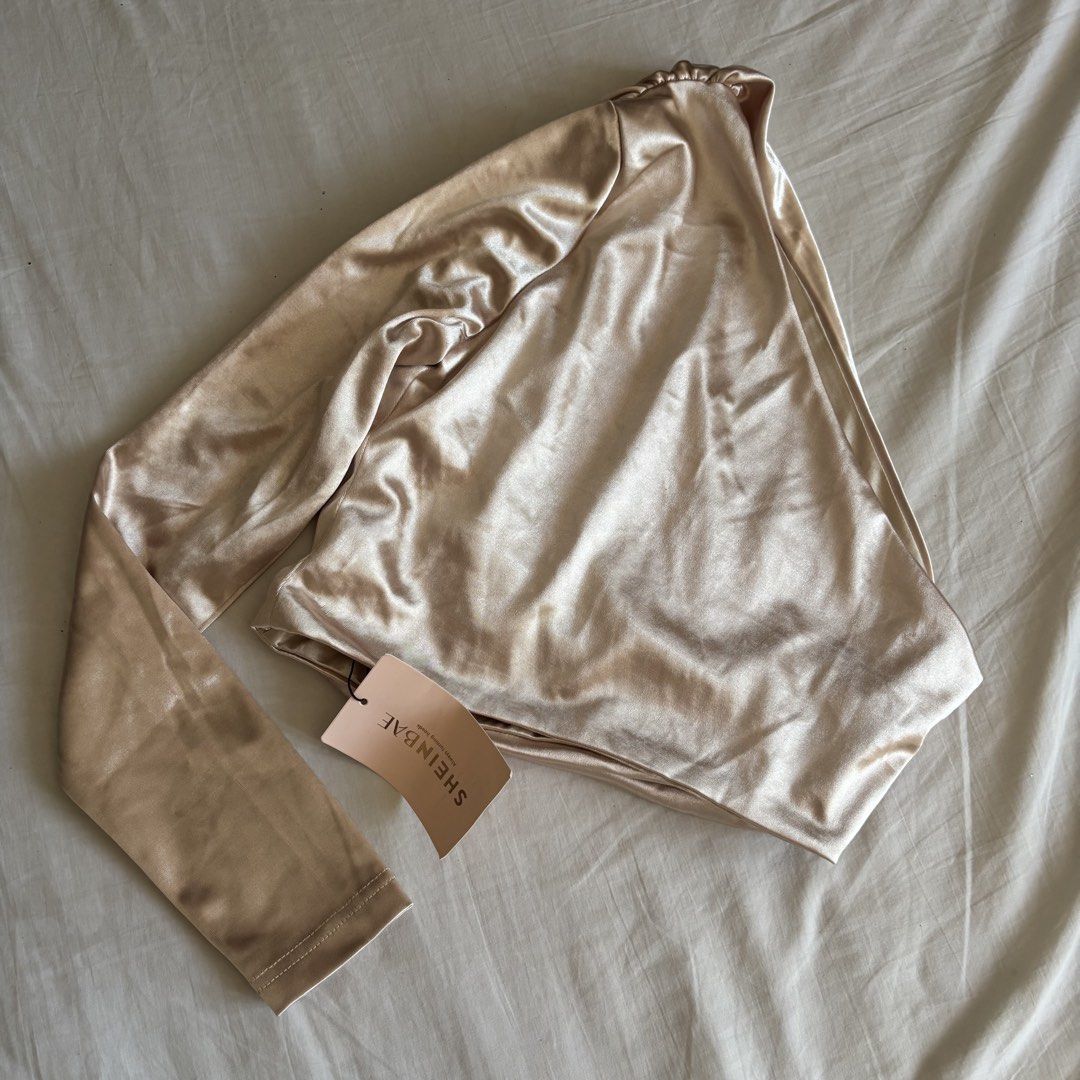 Shein Silk Satin One Side Longsleeve Top (Category: Sleeveless) located in Binan City. Submitted by myprelovedhaul (Listing ID 1466201086, Image 1). Description: - fits xs to small! - no when worn photos! - last price posted! - please message only if sure buyer! - limited replies only. - Available unless mark as sold. - Ship via j&t or lalamove for same day. -Mode of payment: Gcash 📍Biñan Laguna .