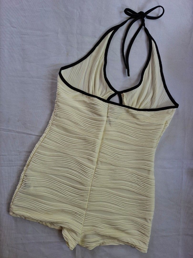 SHEIN V-neck Halter Swimsuit (Category: Bikinis & Swimsuits) located in Silay City. Submitted by rje16 (Listing ID 1466186579, Image 2). Description: 🖤 Shein V-Neck Halter Swimsuit 📏 Size: Medium 🎨 Color: Cream/Black ✨ Condition: New — Never been used 💰 Price: ₱250 📍 Location: Silay City, Negros Occidental 📌 RFS: Wrong size PM if interested! 💌.