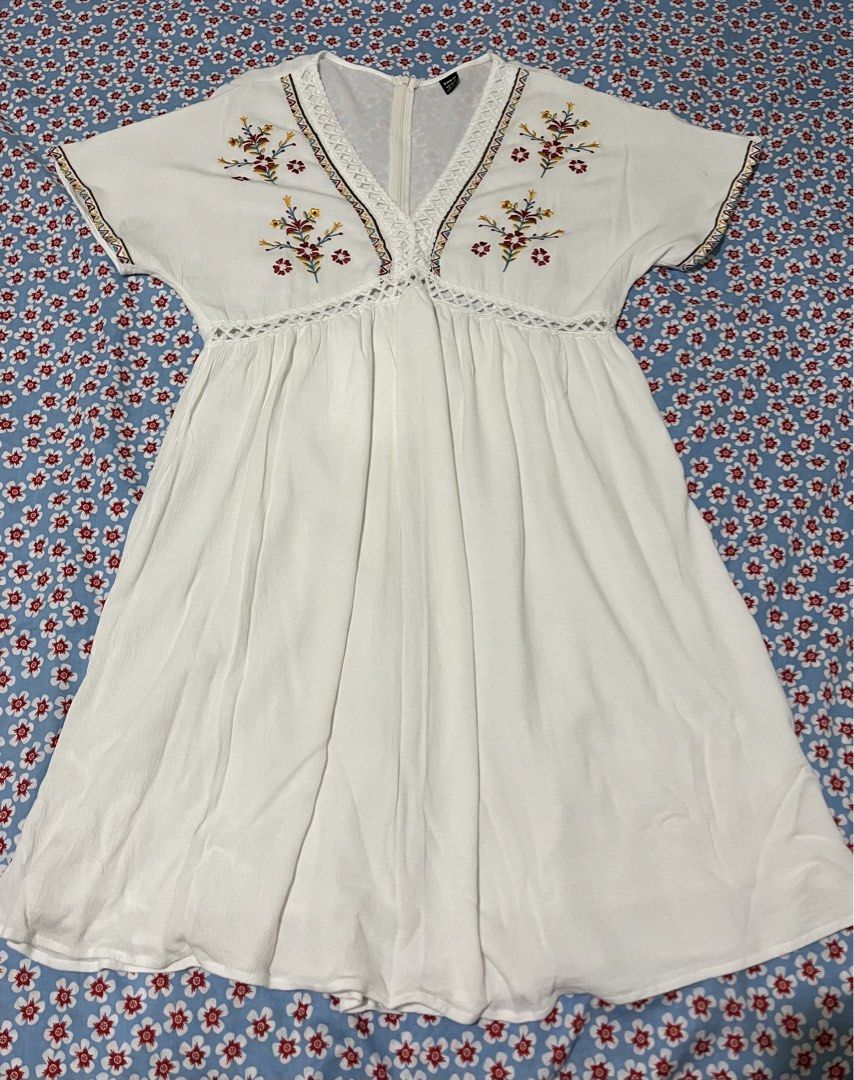 Shein White Dress (Category: Dresses) located in Caloocan City. Submitted by declutter_joy (Listing ID 1466286219, Image 1). Description: L-XL NO COD PAYMENT FIRST (GCASH) Courier: Lalamove/Grab/Gogoxpress.