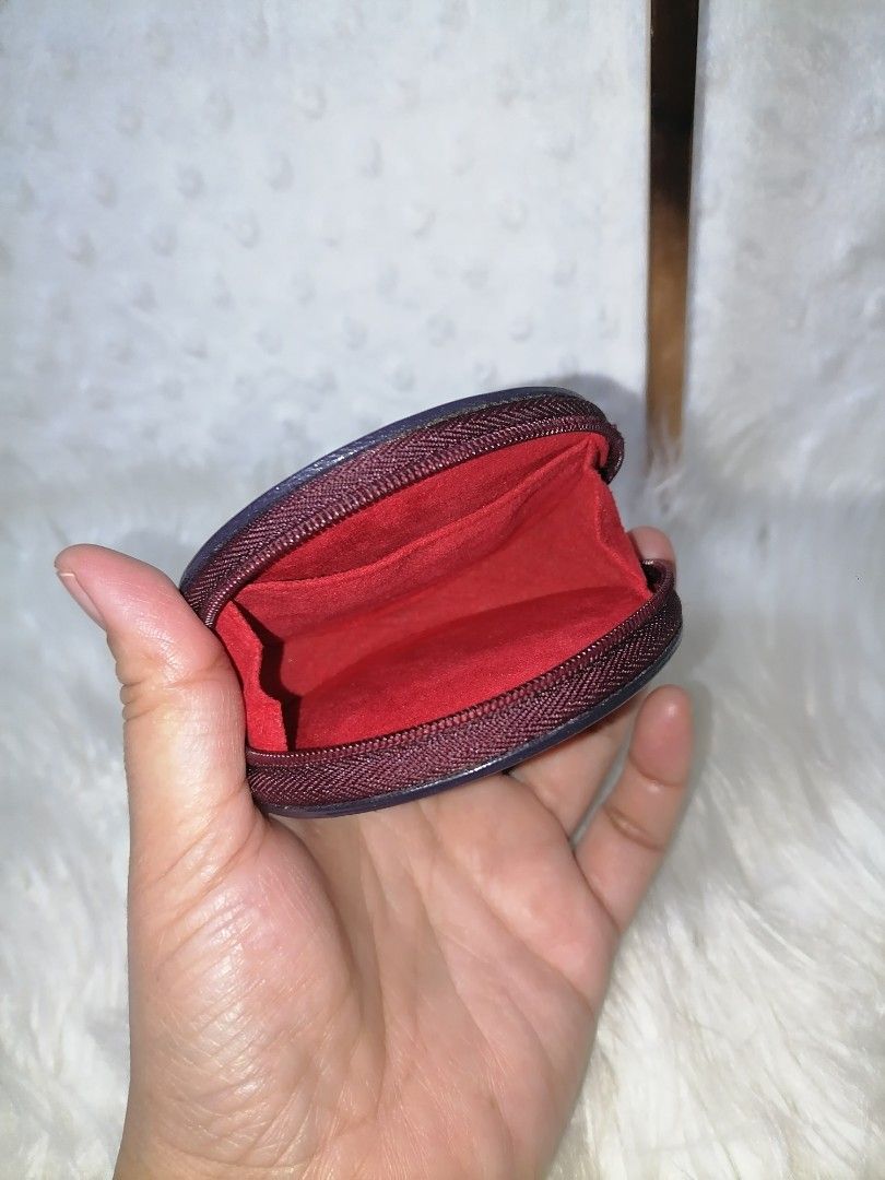 Shiseido Coin Purse (Category: Purses & Pouches) located in Butuan. Submitted by az-branded.items (Listing ID 1466331829, Image 3). Description: May mirror po sana syang kasama pero wala po ng makuha ko sa surplus. Ganda po nya super cute Authentic item From Japan.