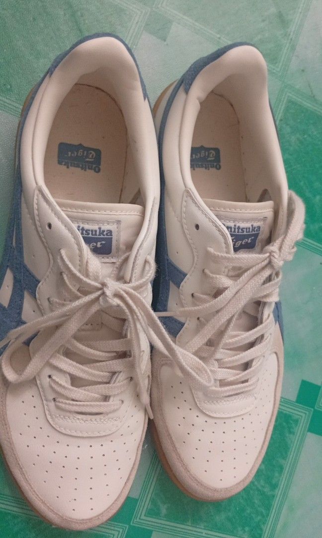 Shoes (Category: Sneakers) located in Manila. Submitted by vayne21 (Listing ID 1466257148, Image 3). Description: good as new fresh from japan use once lang po.