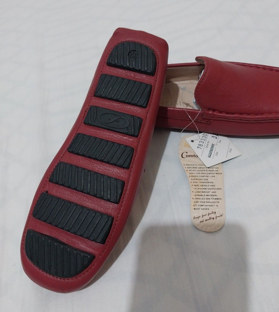 SHOES FOR SALE (Category: Flats & Sandals) located in Caloocan City. Submitted by philipizag04934 (Listing ID 1466193731, Image 3). Description: Message me for the price, photos, or more details..