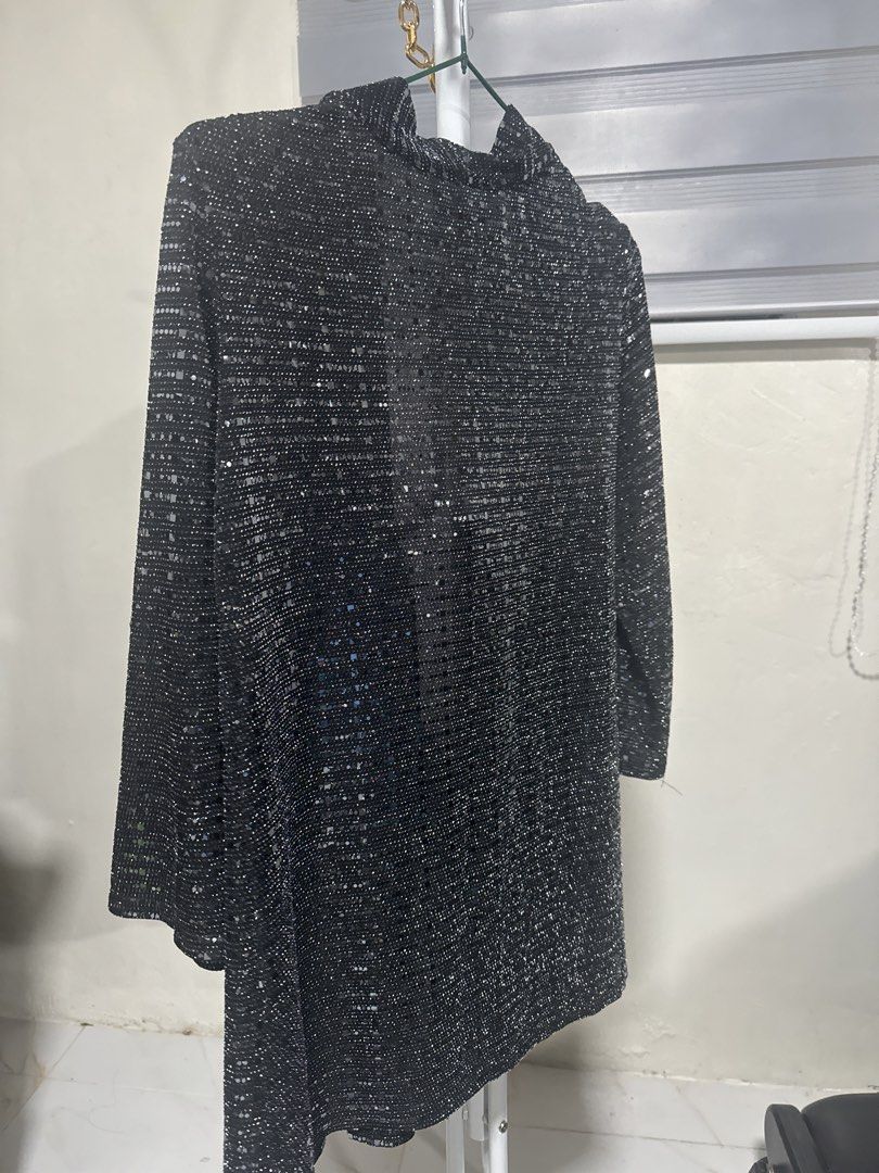 Simon Jeffrey Black Metallic Glitter Open Cardigan (Category: Coats, Jackets and Outerwear) located in La Trinidad. Submitted by prelovedandfindsbyji (Listing ID 1466244971, Image 3). Description: - Brand: Simon Jeffrey - Color: Sparkly black - Style: Open front cardigan with long sleeves - Material: 87% nylon, 8% metallic, 5% elastane - Origin: Made in UK - Care Instructions: Machine wash gentle at 30°C inside out.