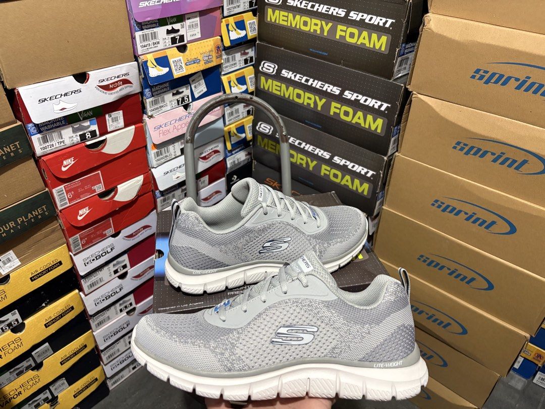 SKECHERS SHOE FOR MEN (Category: Sneakers) located in Manila. Submitted by renalyn1994 (Listing ID 1466297424, Image 1). Description: 100% BRANDNEW 100% ORIGINAL SIZE: 9 / 10 / 11 US MENS .