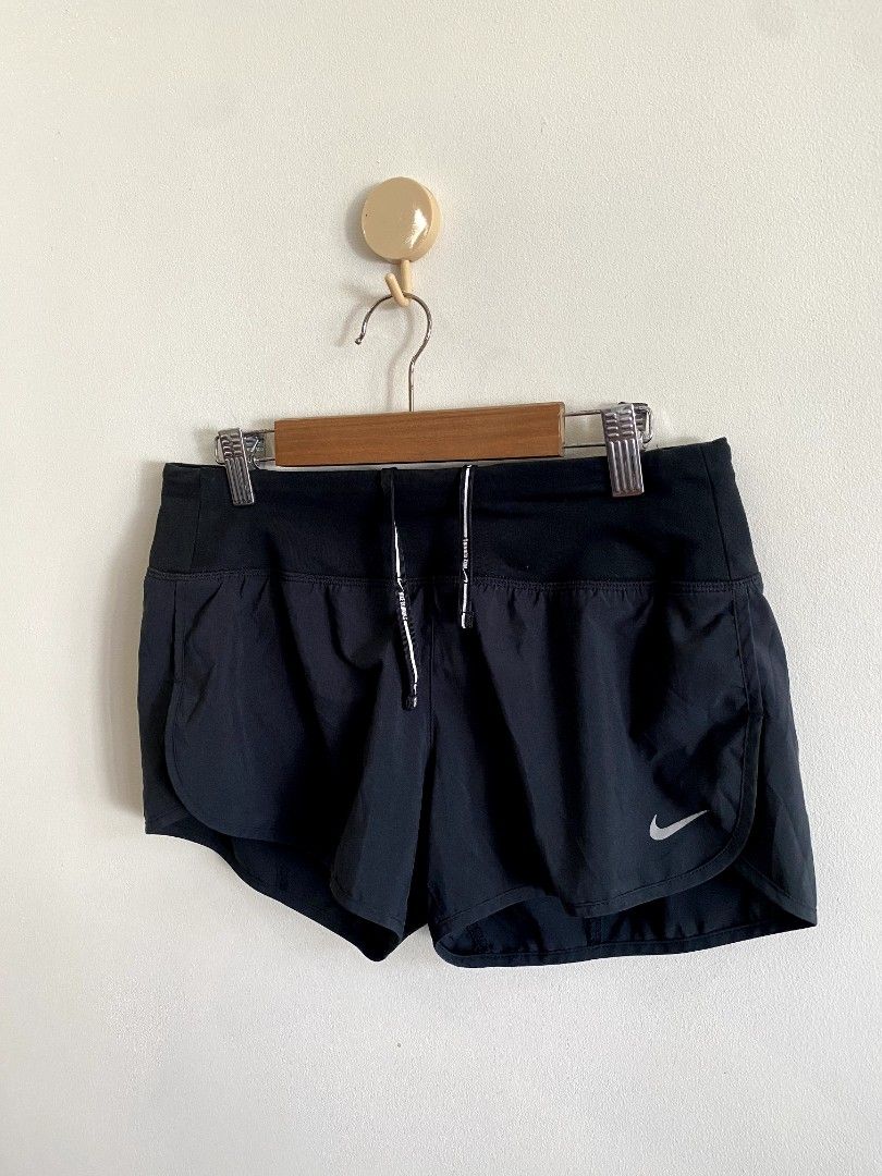 Small Nike Running Short (Category: Activewear) located in Castillejos. Submitted by lalainecloset22 (Listing ID 1466177924, Image 2). Description: Nike Running Short size small very good condition.