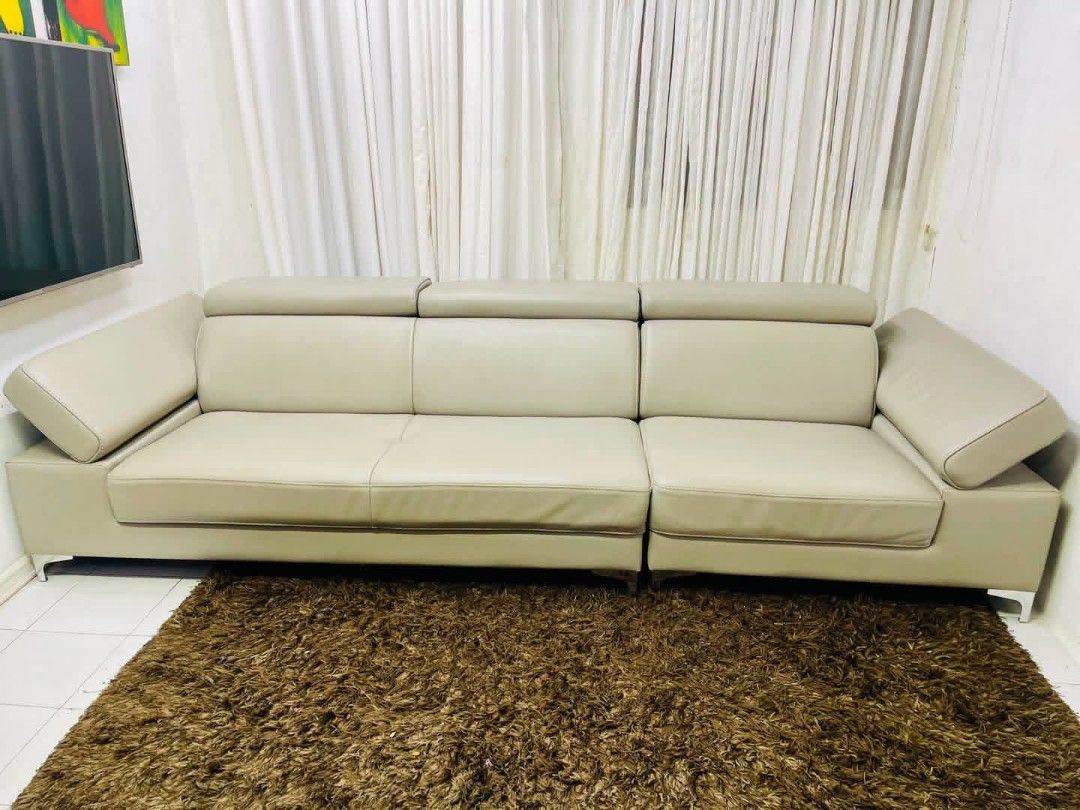 Sofa (Category: Sofas) located in Meycauayan. Submitted by marygracecasimiro (Listing ID 1466252364, Image 3). Description: Italian Leather Sofa with Armrest and Headrest Adjustable Features Get this for only 35k💚💚.