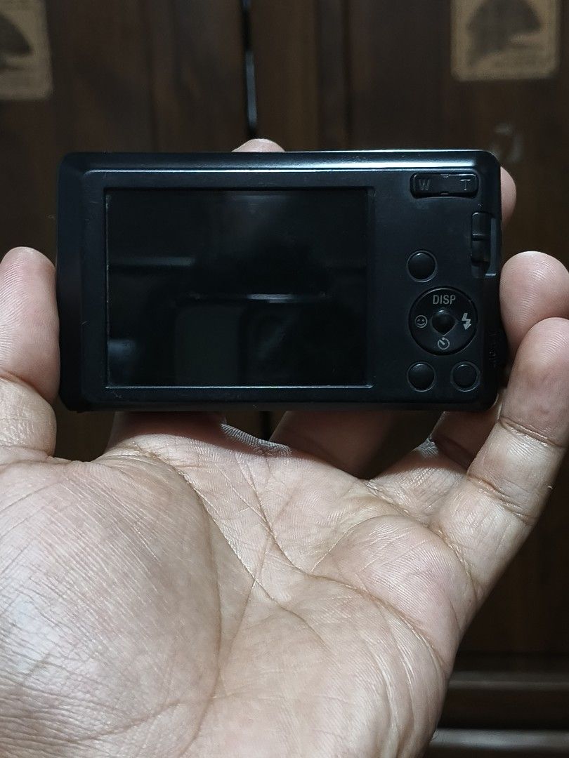 Sony dsc-w620 (Category: Cameras) located in Quezon City. Submitted by boldearth_27b1b3 (Listing ID 1466333841, Image 2). Description: sony dsc-w620 price: 3500 issue: may konting basag sa upper right ng housing pero all goods lahat ng functions.