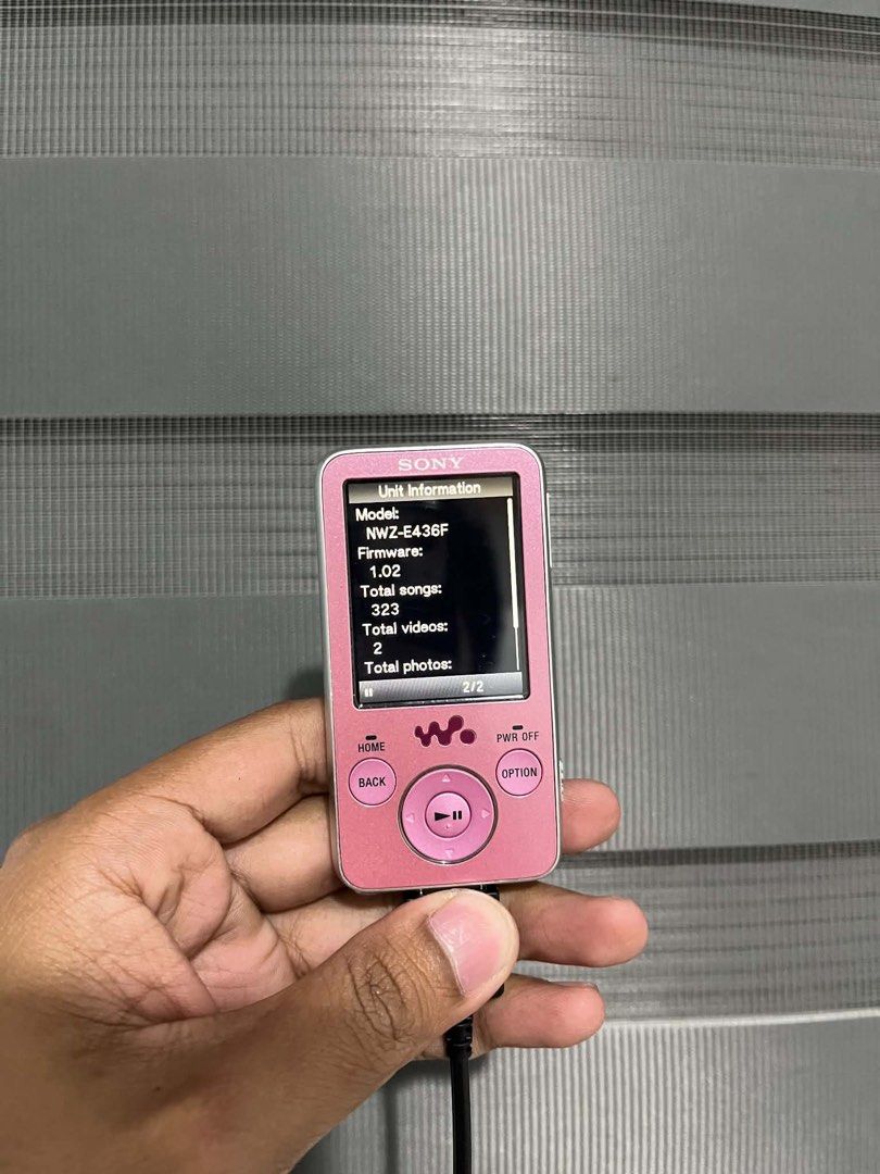 Sony walkman NWZ - E436F (Category: Portable Music Players) located in Quezon City. Submitted by all_about_retro (Listing ID 1466281172, Image 1). Description: Sony walkman NWZ-E436F 4gb 323 songs Tested Makinis unit All buttons working Unit only Issue: dead battery Pickup.