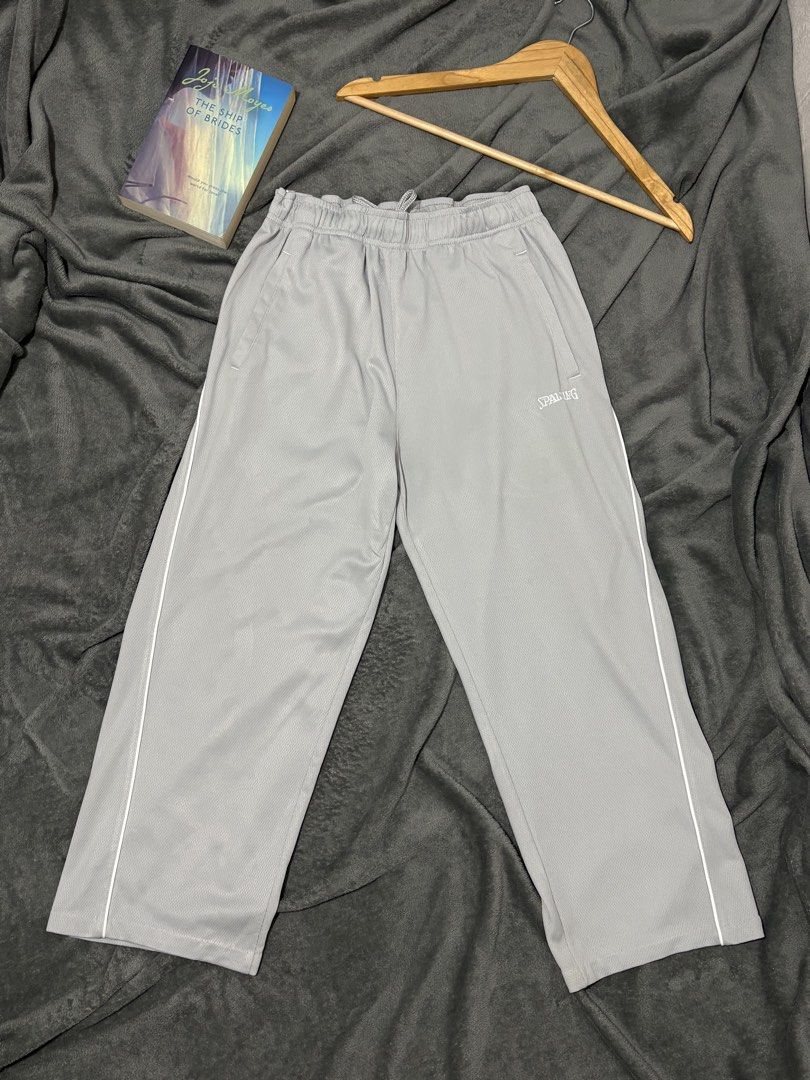 Spalding Unisex Pant (Category: Other Bottoms) located in General Trias. Submitted by hiraethcullen (Listing ID 1466325653, Image 1). Description: Waist - 12-30 inches Length - 34 Direct JNT 📍 General Trias, Cavite.