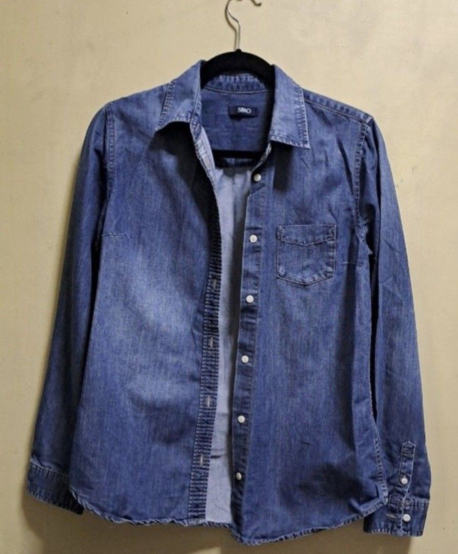 SPAO Denim Longsleeves Polo Blouse (Category: Longsleeves) located in Manila. Submitted by thrifter_lifestyle (Listing ID 1466157034, Image 2). Description: Brand: SPAO (Korean Brand) Long-Sleeves Material: Denim Cotton. Quality is superb. (see tag) Bust Size: 38" Arm Circumference: 13" Can be worn as is, or casual cover up. In very good condition as its barely worn 🙂 RFS: closet spring cleaning.