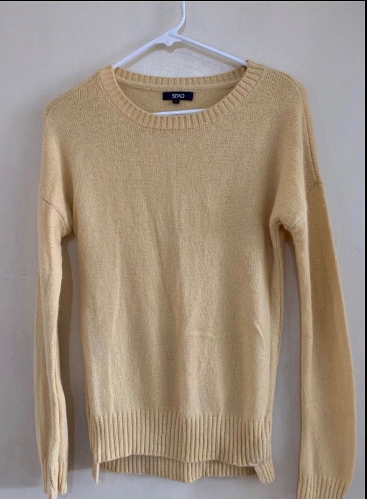 SPAO Wool Sweater Womens (Category: Longsleeves) located in Valenzuela. Submitted by clickandshoppreloved (Listing ID 1466192803, Image 1). Description: SPAO Wool Sweater Womens Onhand, Original (Bought In HongKong Boutique) Large OnTag (24-26L x 15W) Color : Yellow (Excellent Condition, Good As New).