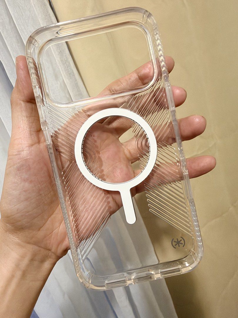 SPECK Presidio case for iPhone 17 pro max (Category: Cases & Sleeves) located in Batangas. Submitted by belaluz09 (Listing ID 1466248339, Image 3). Description: Selling Speck case for iPhone 17 pro max almost new condition Bought it at 1990 RFS: declutter payment thru Gcash or BDO pm me if interested 📍Batangas City or Pasig.