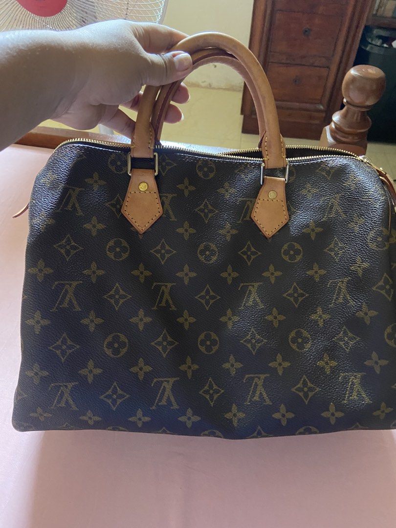 Speedy 390 (Category: Shoulder Bags) located in Calamba. Submitted by mj_sotto22 (Listing ID 1466193119, Image 1). Description: No code no flaws from japan .