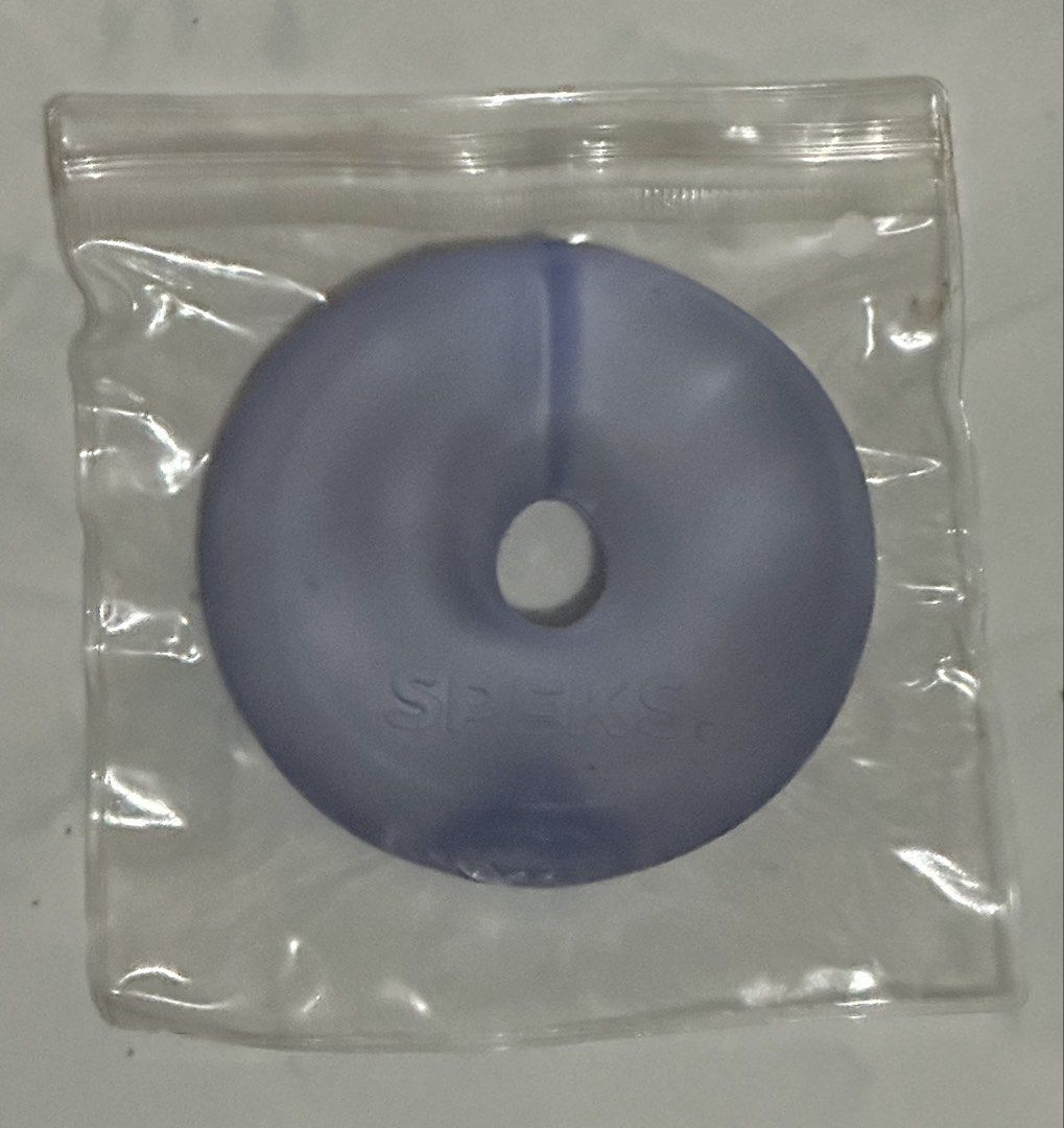 Speks Gump loop - memory gel stress loop / fidget (Category: Kids Toys) located in Quezon City. Submitted by ziaaaa24 (Listing ID 1466299057, Image 1). Description: Speks gump loop in dew / blue - Memory gel stress loop - Fidget toy for de-stressing - No box RFS: Keeping the jumbo loop only.