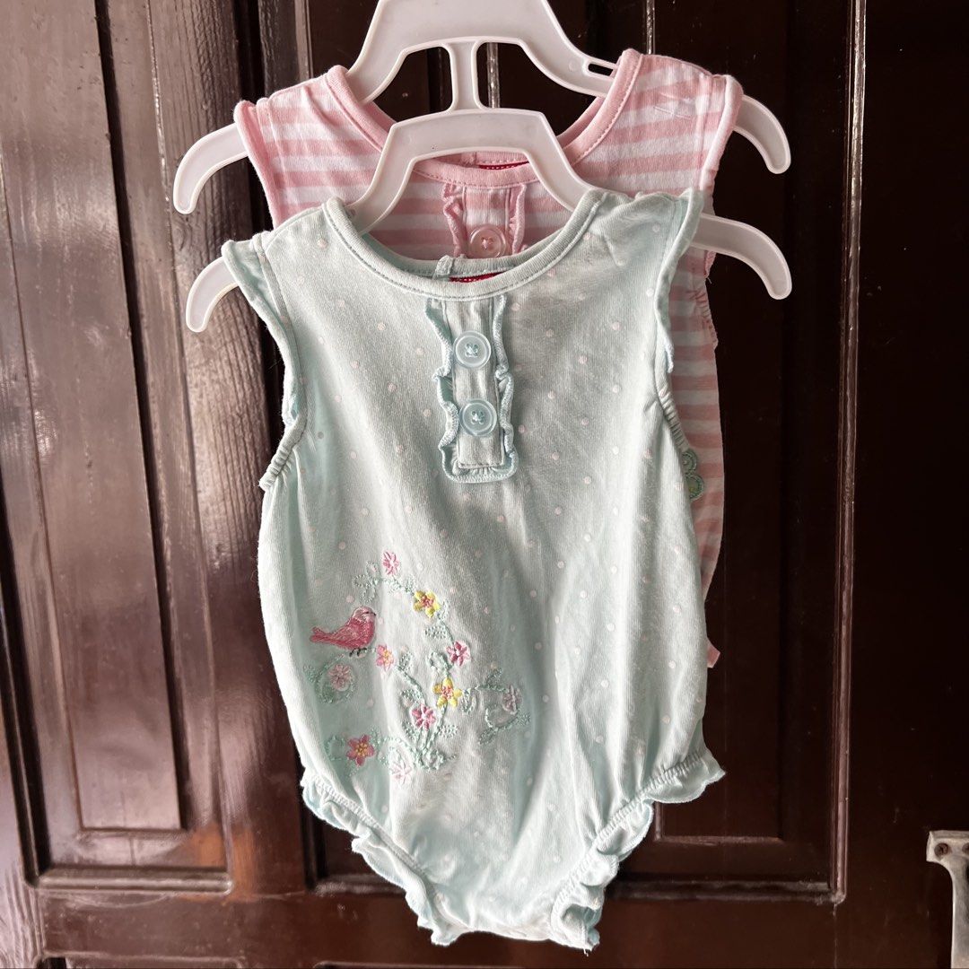 Sprout baby onesie (NB) (Category: Babies & Kids Fashion) located in Lapu Lapu. Submitted by momndeclutters (Listing ID 1466251984, Image 2). Description: Sold as set Size 0000 May fit 0-3M Super pretty.