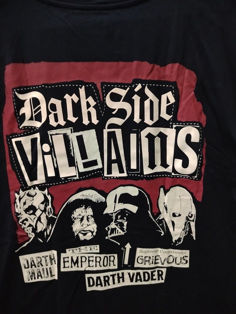 STAR WARS DARK SIDE GRAPIC TEE (Category: Tshirts & Polo Shirts ) located in Palo. Submitted by ubnathrifteez (Listing ID 1466264076, Image 3). Description: DIMES ; L28W22 CONDITION ; LIKE NEW COLOR RATE ; 10/10 ISSUE ; NONE.
