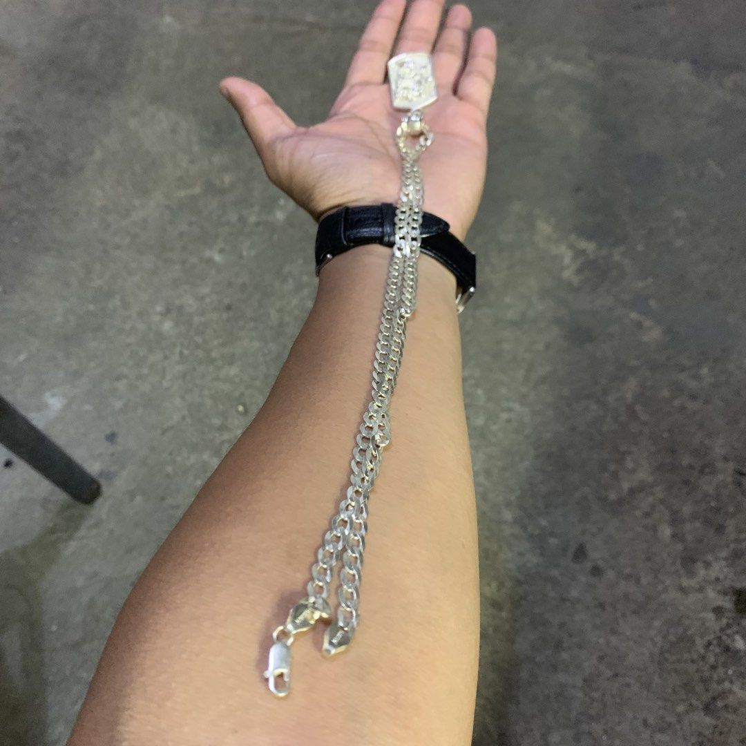 STERLING SILVER DOG THUG (Category: Jewelry) located in Antipolo. Submitted by redwatchmnl (Listing ID 1466307283, Image 1). Description: Silver Necklace for Mens Dog thug pendant 22” haba 24.2 grams ₱ 4250 nego Location Antipolo City.