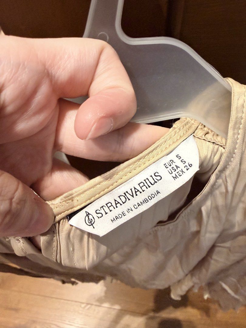 Stradivarius Flowing Blouse with Ties (Category: Blouses) located in Marikina City. Submitted by nicasandoval (Listing ID 1466286701, Image 2). Description: used once only .