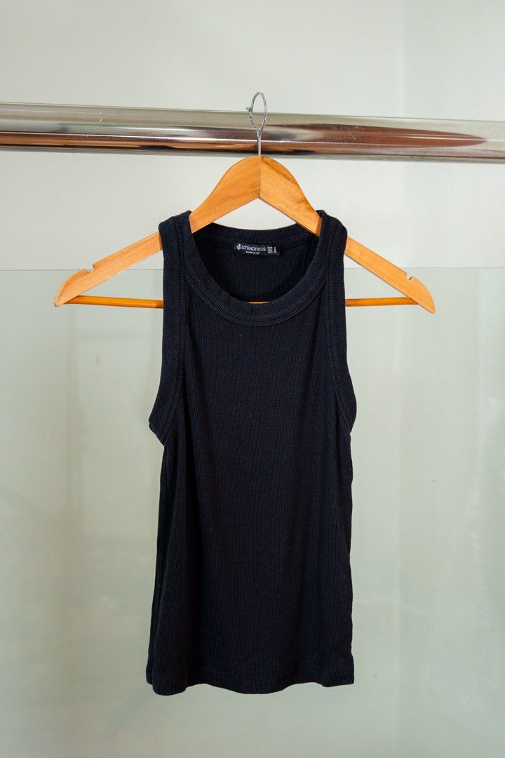 Stradivarius M (Category: Sleeveless) located in Lipa City. Submitted by prelovedbymicad (Listing ID 1464303641, Image 3). Description: .