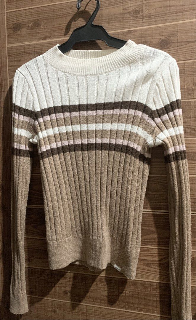 Stradivarius pink textured knit sweater size S (Category: Coats, Jackets and Outerwear) located in Manila. Submitted by mommykarla19 (Listing ID 1466295722, Image 3). Description: Pullovers.
