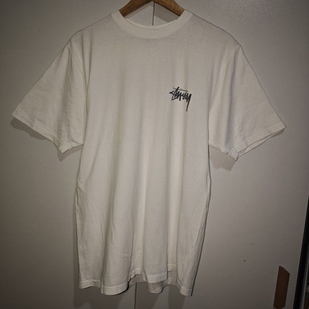 Stüssy Dice Graphic Tee White Size M (Category: Tshirts & Polo Shirts ) located in Caloocan City. Submitted by thebrokebean_mla (Listing ID 1466334452, Image 2). Description: NIKE POLO Stussy Dice Size: Large - Xlarge Width: 21 Length: 29 Color/Color rate: WHITE 9.5/10 Condition: Excellent Presentable Issue: none Mode of payment:GCASH, BANK TRANSFER 📌Color may vary due to lighting📸 📦 Shipping via JNT EXPRESS🚚 📍Location: Caloocan, Metro Manil