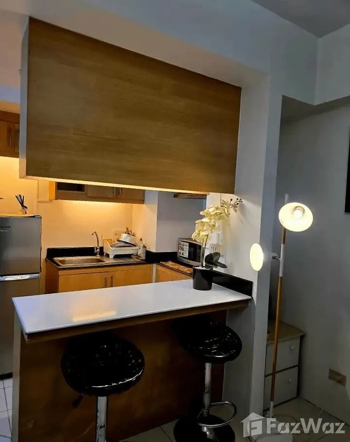 Studio Condo for rent at Bay Garden (Category: Apartments & Condos) located in Makati City. Submitted by propertyproph (Listing ID 1466209502, Image 3). Description: 🌆 Fully Furnished Studio for Rent – Bay Garden 📍 Mandarin Tower, Pasay City ✨ Freshly maintained studio with balcony and Roxas Boulevard views, ideally located across Blue Bay Walk and close to Mall of Asia and major business districts. 💰 ₱25,000/month 📐 36 sqm 🛏️ Studio 🛁 1 Ba