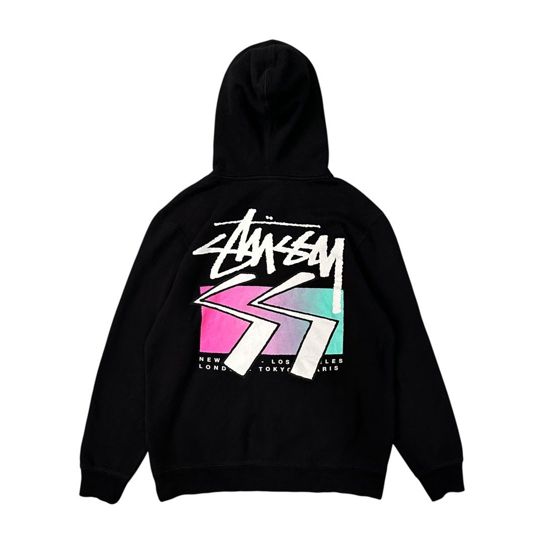 Stussy SS Cube Black Hoodie (Category: Activewear) located in Dagupan City. Submitted by unknownlootph (Listing ID 1466327580, Image 1). Description: Size: fits Small to Medium (22x28) Condition: 9/10 Color rate: 9/10 Issue: minimal hairline crackprints (Legit/Authentic) .