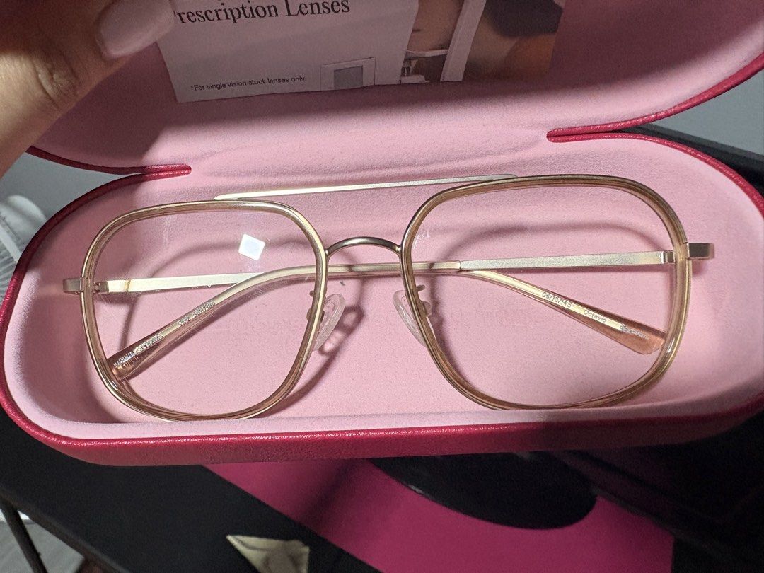 Sunnies Studios Octavio (Soybean) (Category: Sunglasses & Eyewear) located in Angeles City. Submitted by cinnamonpeachy (Listing ID 1466256406, Image 1). Description: No scratches nor issue Spare only :) Rfs: too much specs di nagagamit Pampanga .