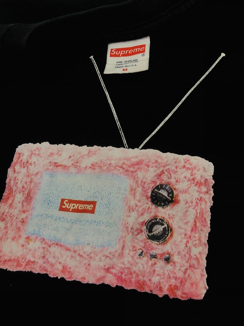 Supreme Tv box (Category: Tshirts & Polo Shirts ) located in Angeles City. Submitted by wwdrip (Listing ID 1466237711, Image 3). Description: Supreme♻️ •Width : 19 •Length : 28 •Size : M •Color rate : 9.6/10 •Condition : excellent to almost like new •no issue ₱650.