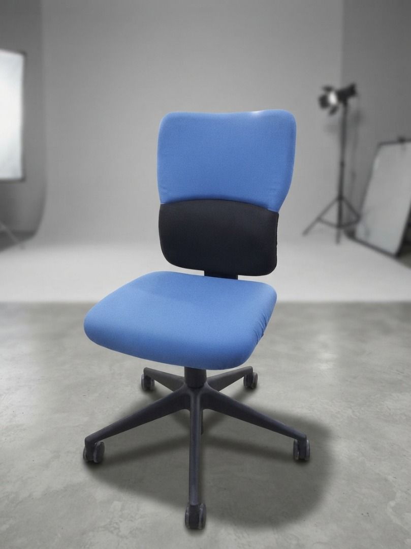 SWIVEL CHAIR (Category: Office Furniture & Fixtures) located in Valenzuela. Submitted by jesspesongco (Listing ID 1466199922, Image 1). Description: SWIVEL CHAIR BRAND: STEELCASE PRICE: 2,999 ✔360 Swivel Mobility: Smooth rotation for easy movement in any direction ✔Ergonomic Back Support: Contoured backrest for enhanced comfort during long hours. 📍 LOCATION: OFFICEBUSTERS BALINTAWAK 👤 Look for: Hesus 📞 +639241469350.