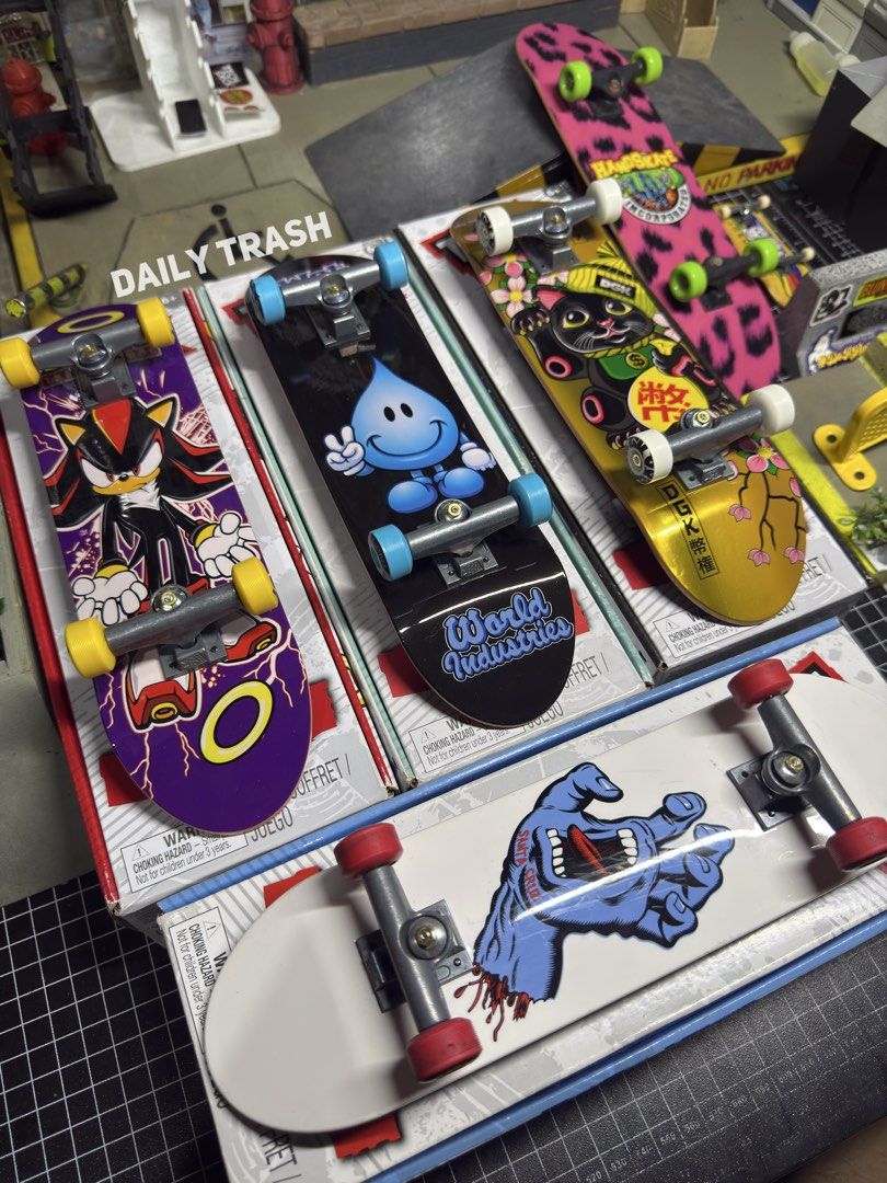 Tech Deck Handboard (Category: Action & Battle Toys) located in Quezon City. Submitted by bdsdc1998 (Listing ID 1466255785, Image 1). Description: Tech Deck HandBoard For Sale 🛹👋 1,800 Pesos + SF 🏷️ AVAILABLE ✅: -DGK -World Industries -Finesse (Sold) -Santa Cruz (Sold) Brand New With Box Comes With Stickers.