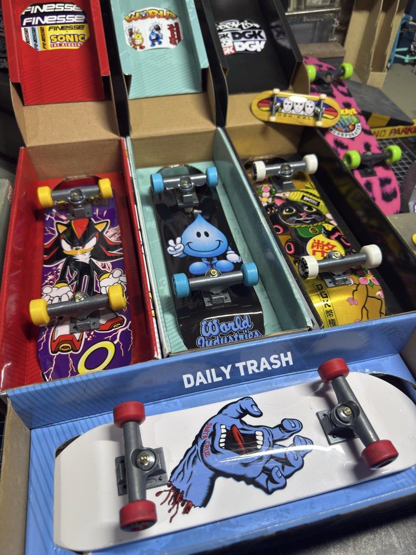 TechDeck Handboards (Category: Interactive Toys) located in Quezon City. Submitted by bdsdc1998 (Listing ID 1466255786, Image 1). Description: Tech Deck HandBoard For Sale 🛹👋 1,800 Pesos + SF 🏷️ AVAILABLE ✅: -DGK -World Industries -Finesse (Sold) -Santa Cruz (Sold) Brand New With Box Comes With Stickers.