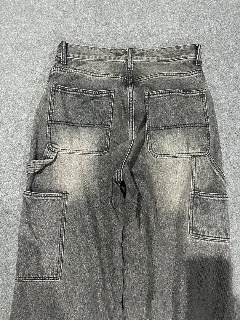 The cross carpenter wash denim pants (Category: Jeans) located in Lapu Lapu. Submitted by jhonrener41426 (Listing ID 1466269136, Image 3). Description: Size 30 Thigh-13 Length-40 Leg opening-10 Excellent condition Color rate 9.5/10 Authentic .