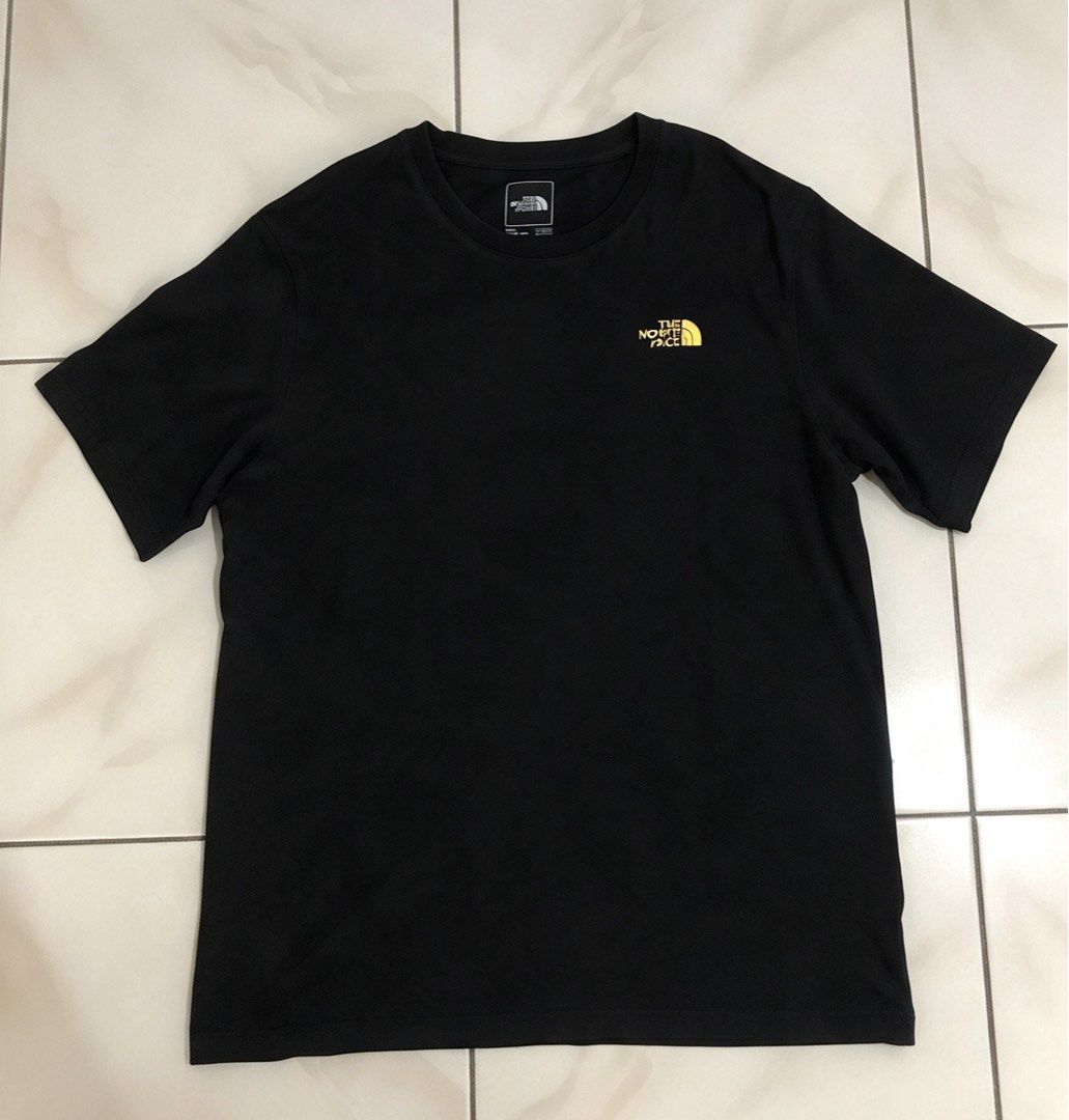 THE NORTH FACE (Category: Activewear) located in Manila. Submitted by thrifted1997 (Listing ID 1466182342, Image 1). Description: Good Condition No issue Xl fit to Large 10/10 color rate .