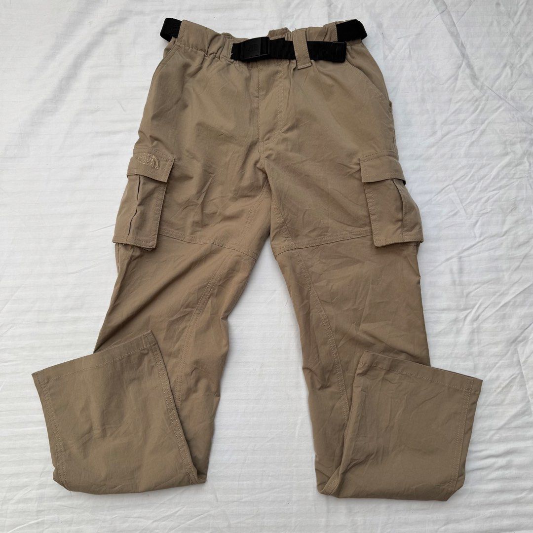 THE NORTH FACE (Category: Activewear) located in Pasig City. Submitted by jaaard (Listing ID 1466307306, Image 1). Description: The north face pants Small size 25 Pm me .