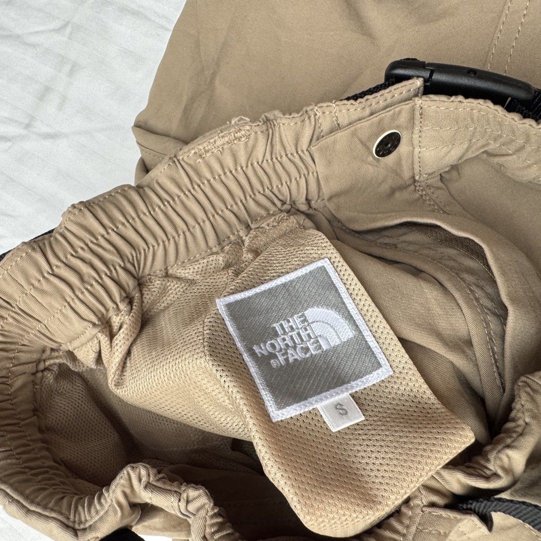 THE NORTH FACE (Category: Activewear) located in Pasig City. Submitted by jaaard (Listing ID 1466307306, Image 3). Description: The north face pants Small size 25 Pm me .