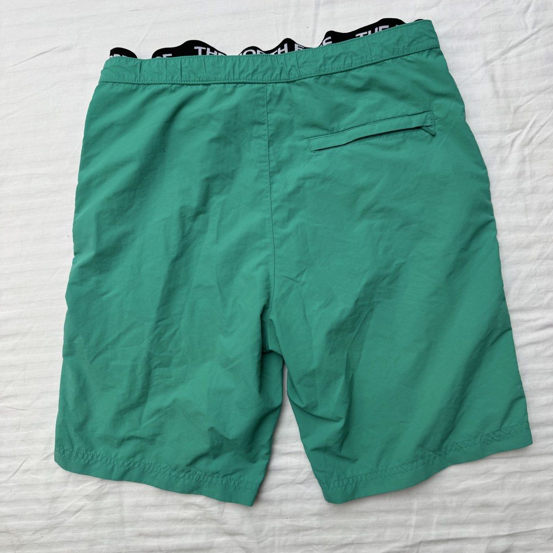 THE NORTH FACE (Category: Shorts) located in Pasig City. Submitted by jaaard (Listing ID 1466307473, Image 3). Description: Tnf short size 29-30 Pm me .
