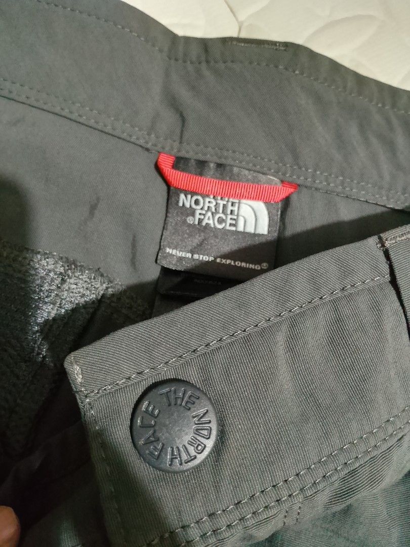 The north face cargo short (Category: Shorts) located in Manila. Submitted by modern-market (Listing ID 1466242313, Image 3). Description: the north face cargo short size:large W:36 L: 19 as new condition no issue.